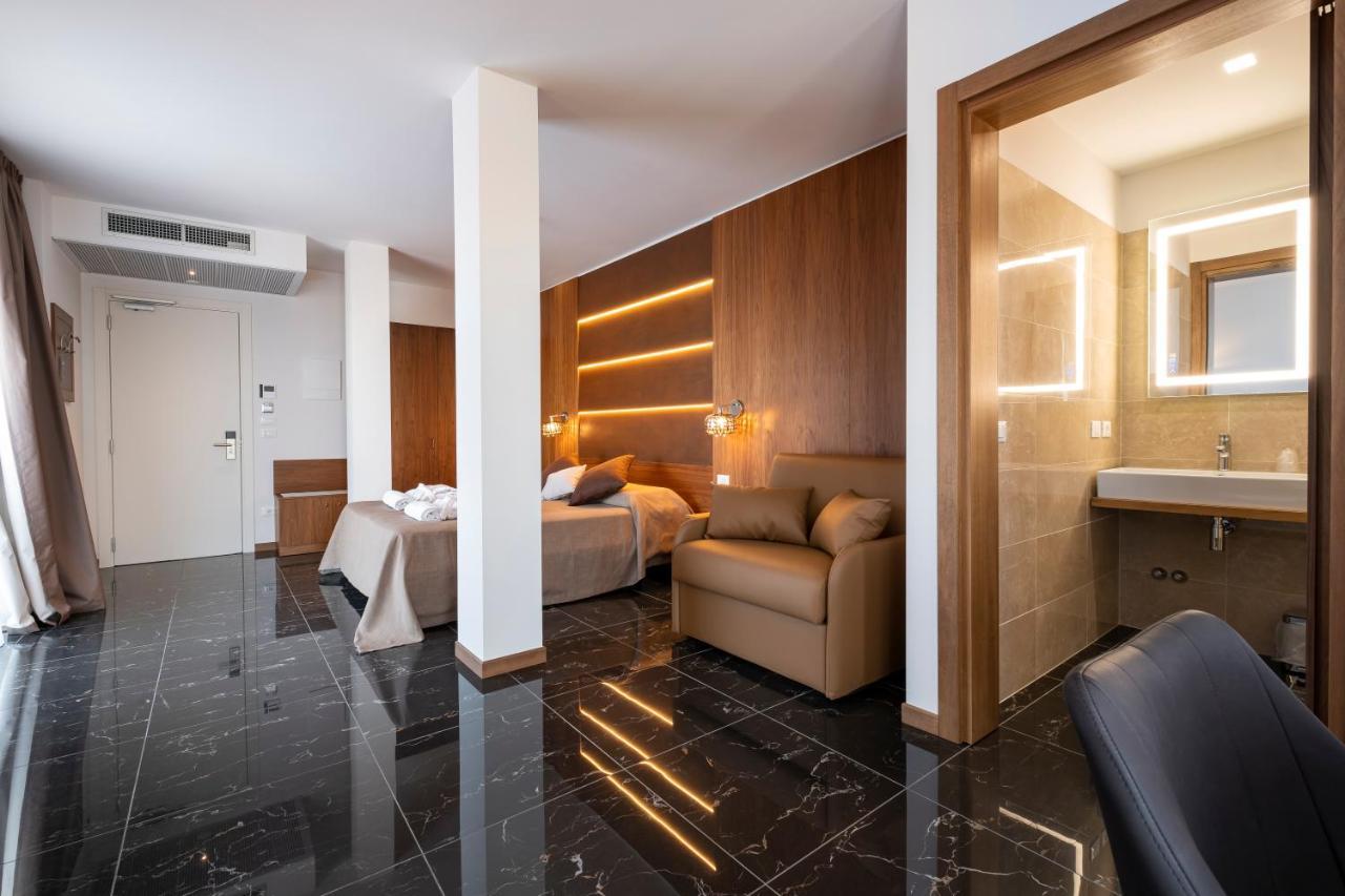 Hotel Mare Lignano Sabbiadoro Bagian luar foto