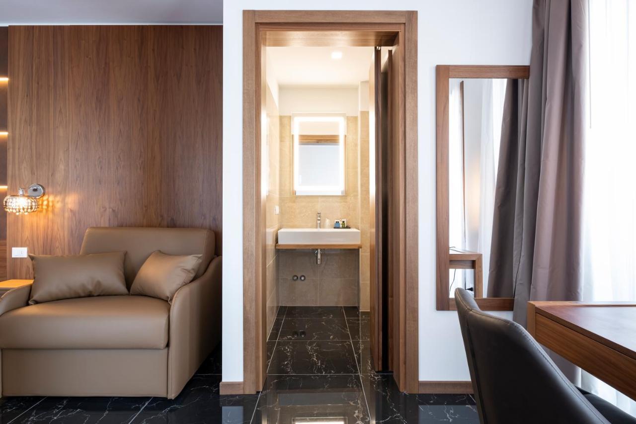 Hotel Mare Lignano Sabbiadoro Bagian luar foto