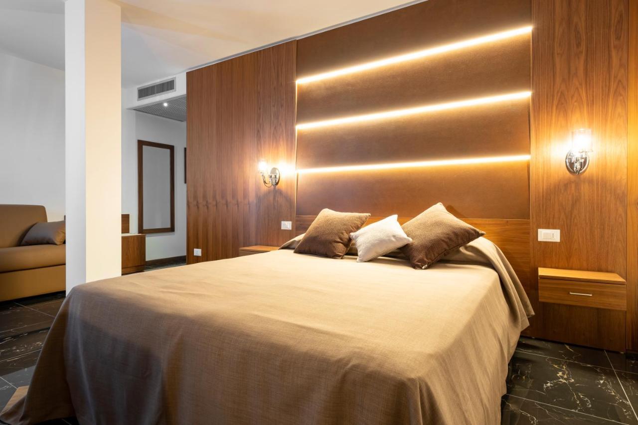 Hotel Mare Lignano Sabbiadoro Bagian luar foto