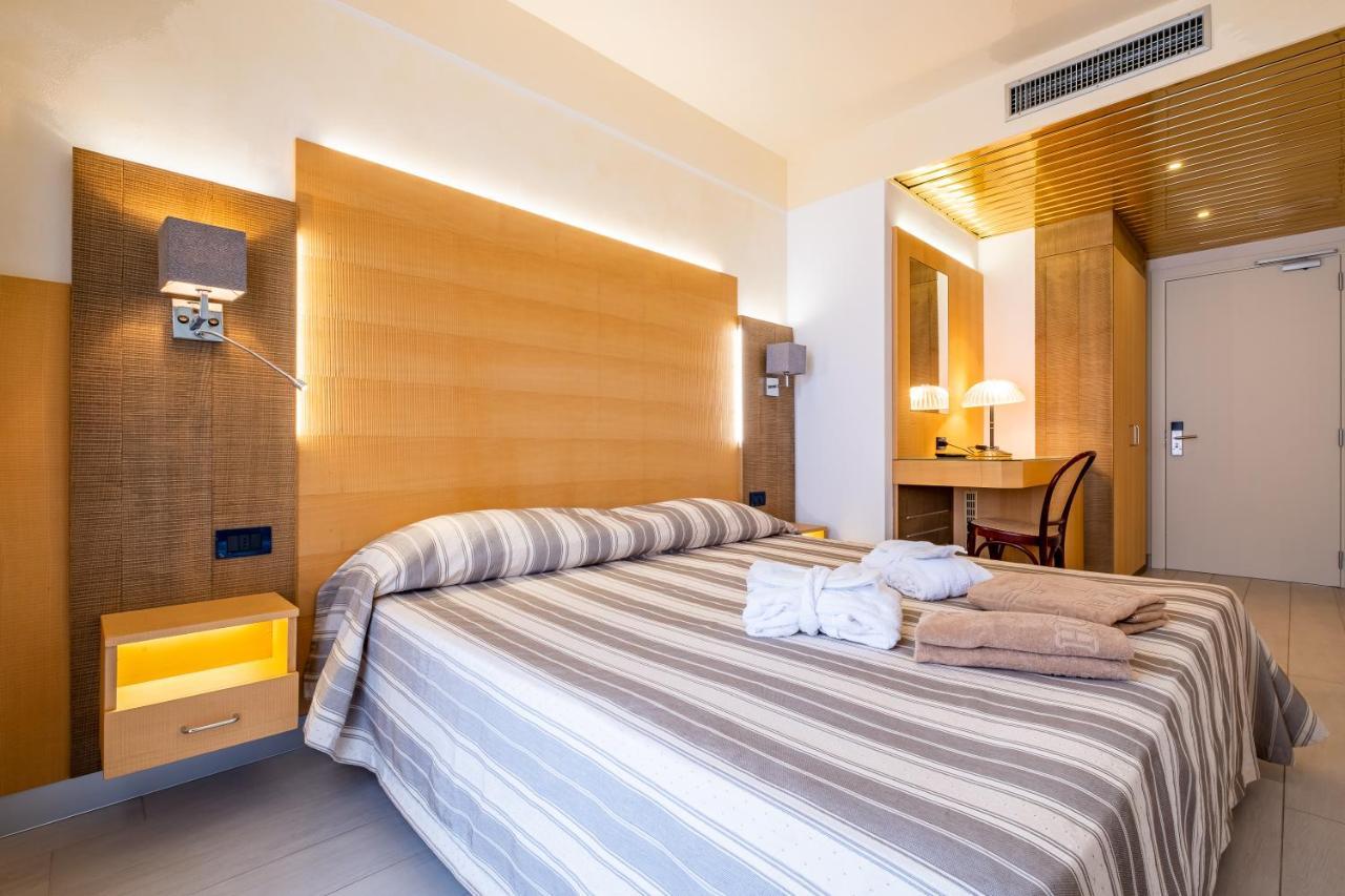 Hotel Mare Lignano Sabbiadoro Bagian luar foto