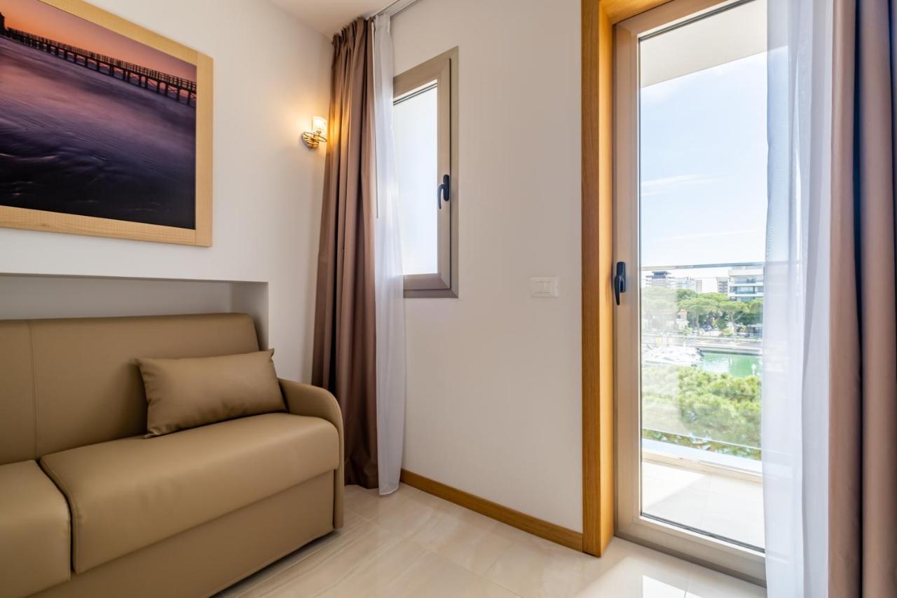 Hotel Mare Lignano Sabbiadoro Bagian luar foto
