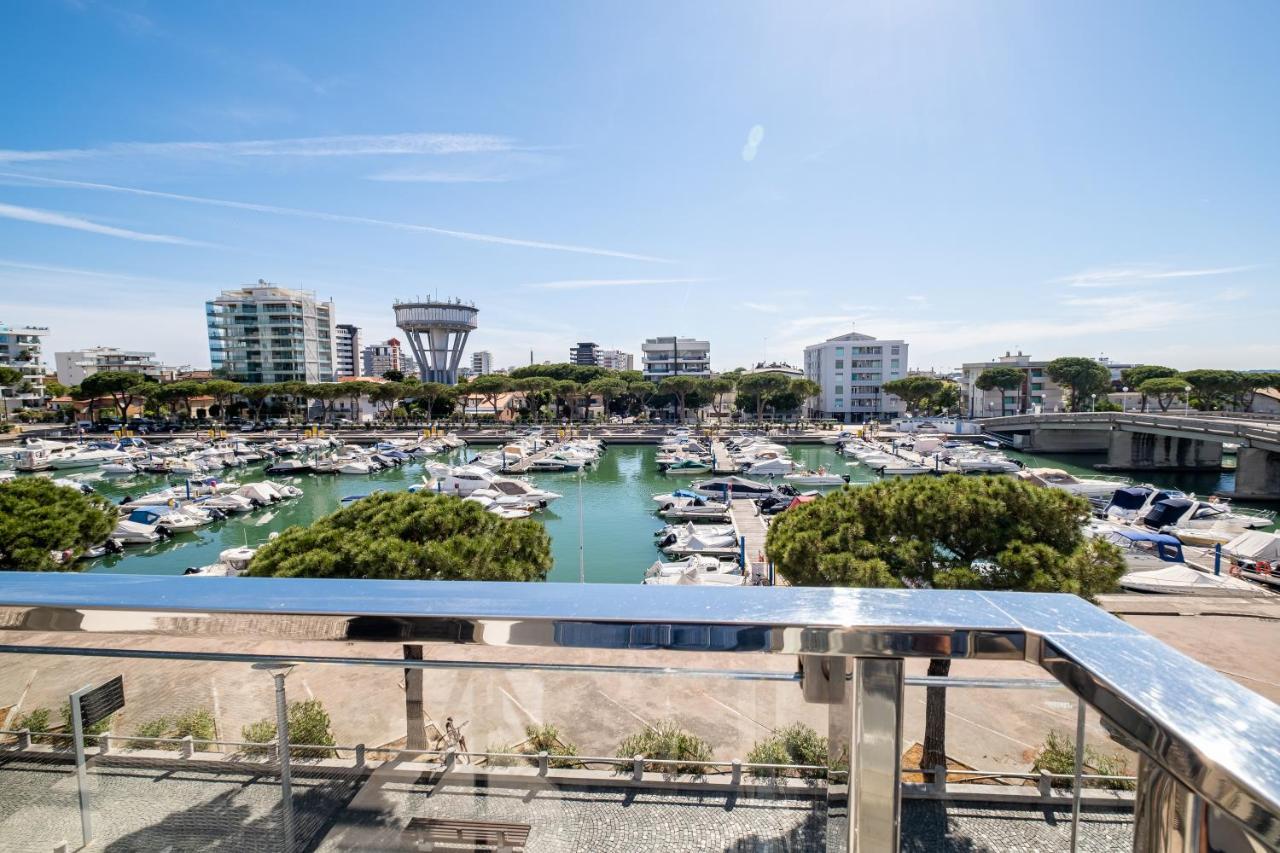 Hotel Mare Lignano Sabbiadoro Bagian luar foto