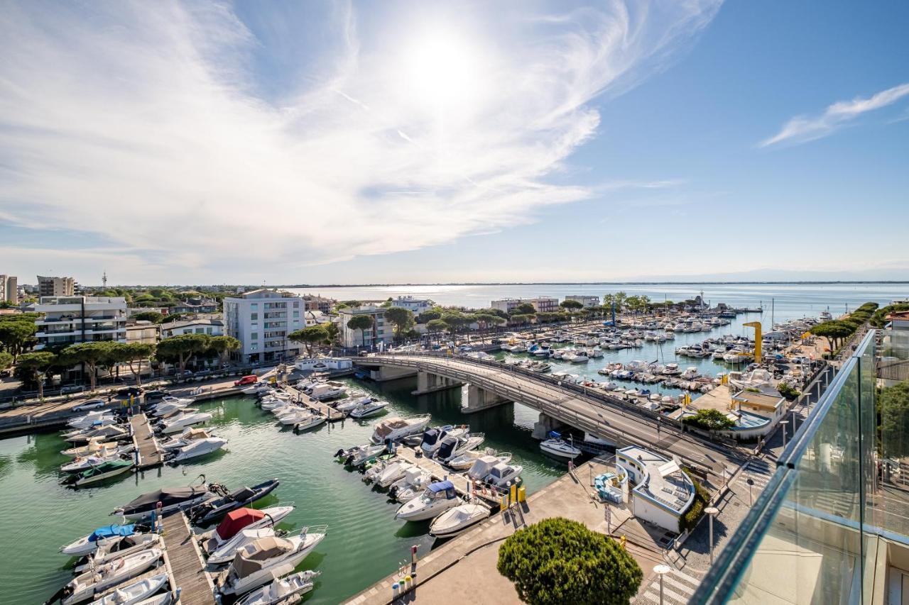 Hotel Mare Lignano Sabbiadoro Bagian luar foto