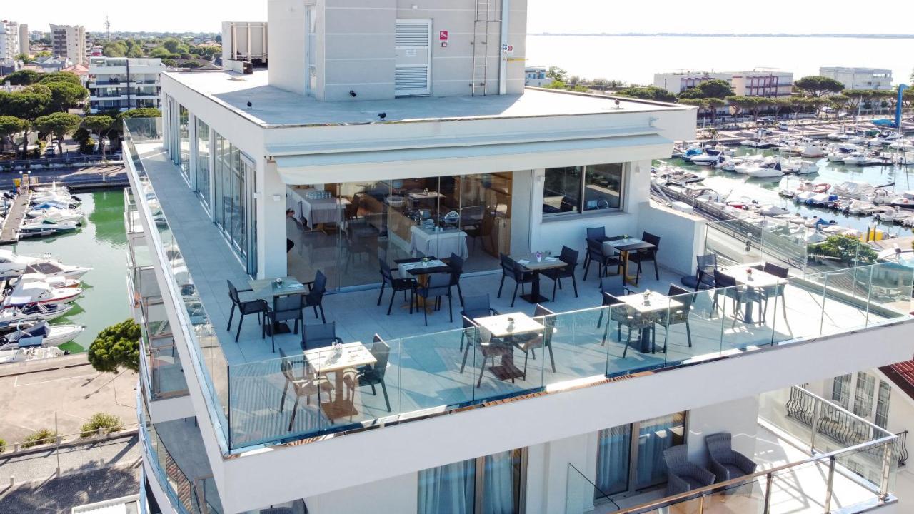 Hotel Mare Lignano Sabbiadoro Bagian luar foto