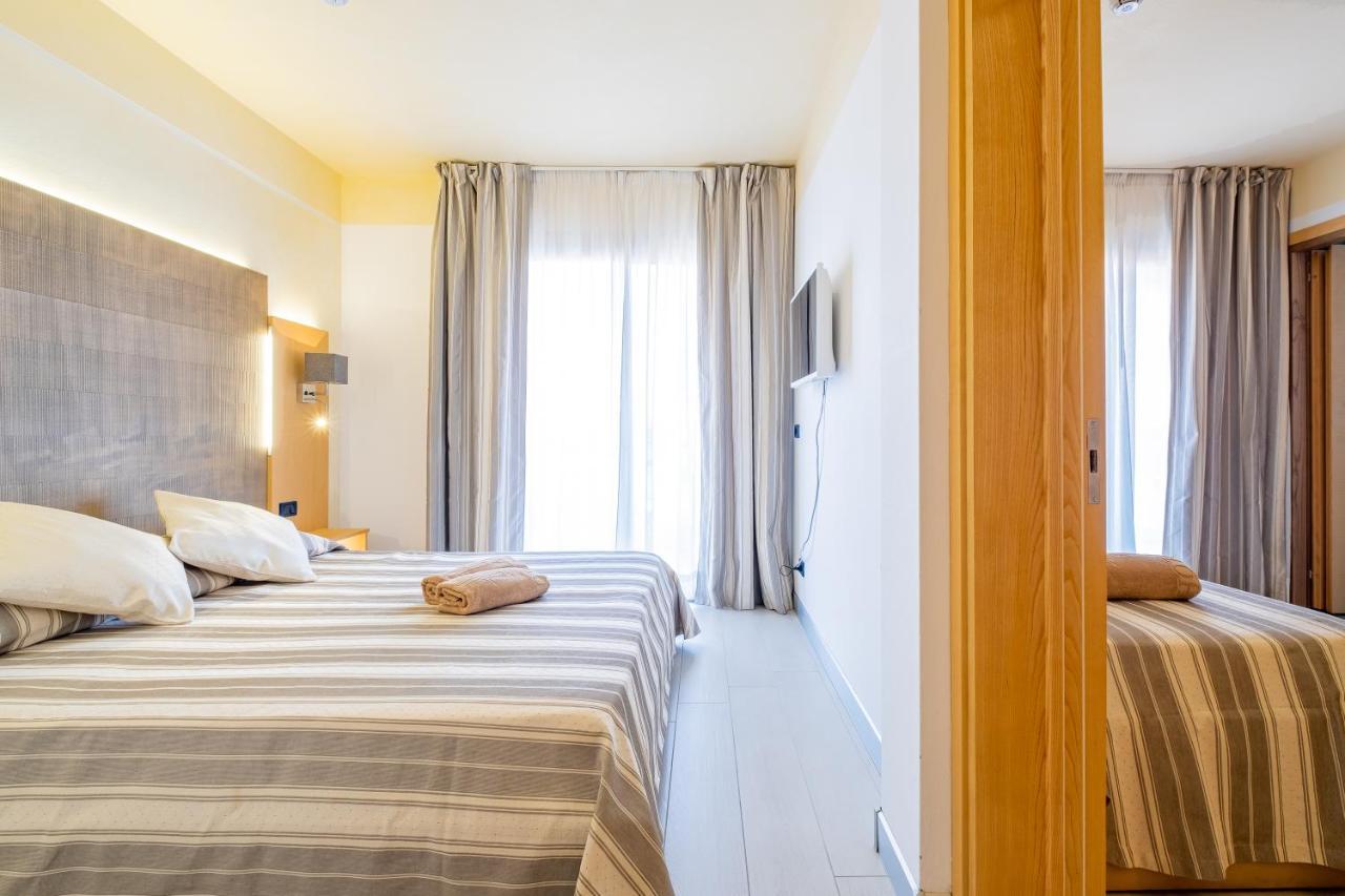 Hotel Mare Lignano Sabbiadoro Bagian luar foto