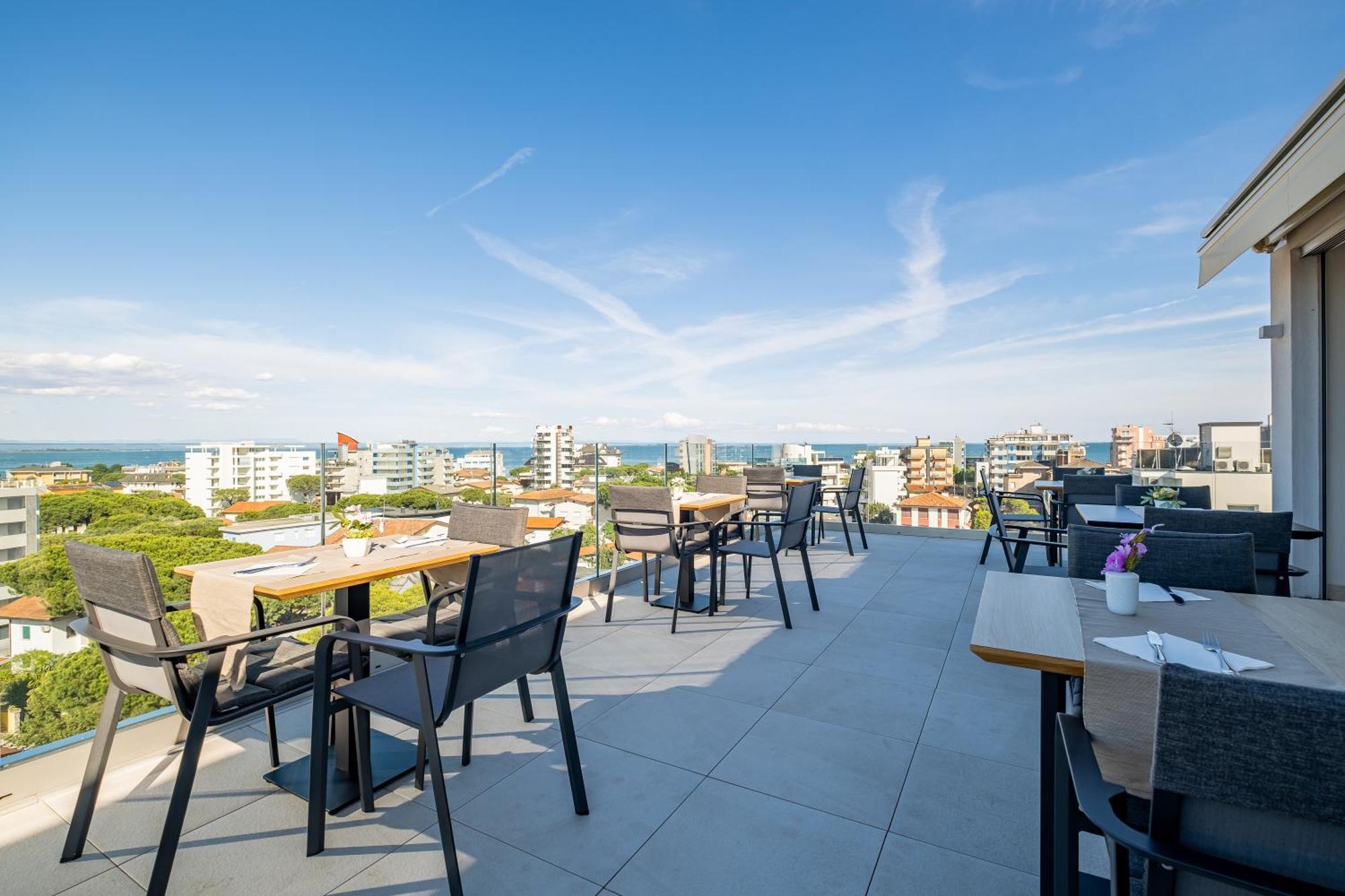 Hotel Mare Lignano Sabbiadoro Bagian luar foto