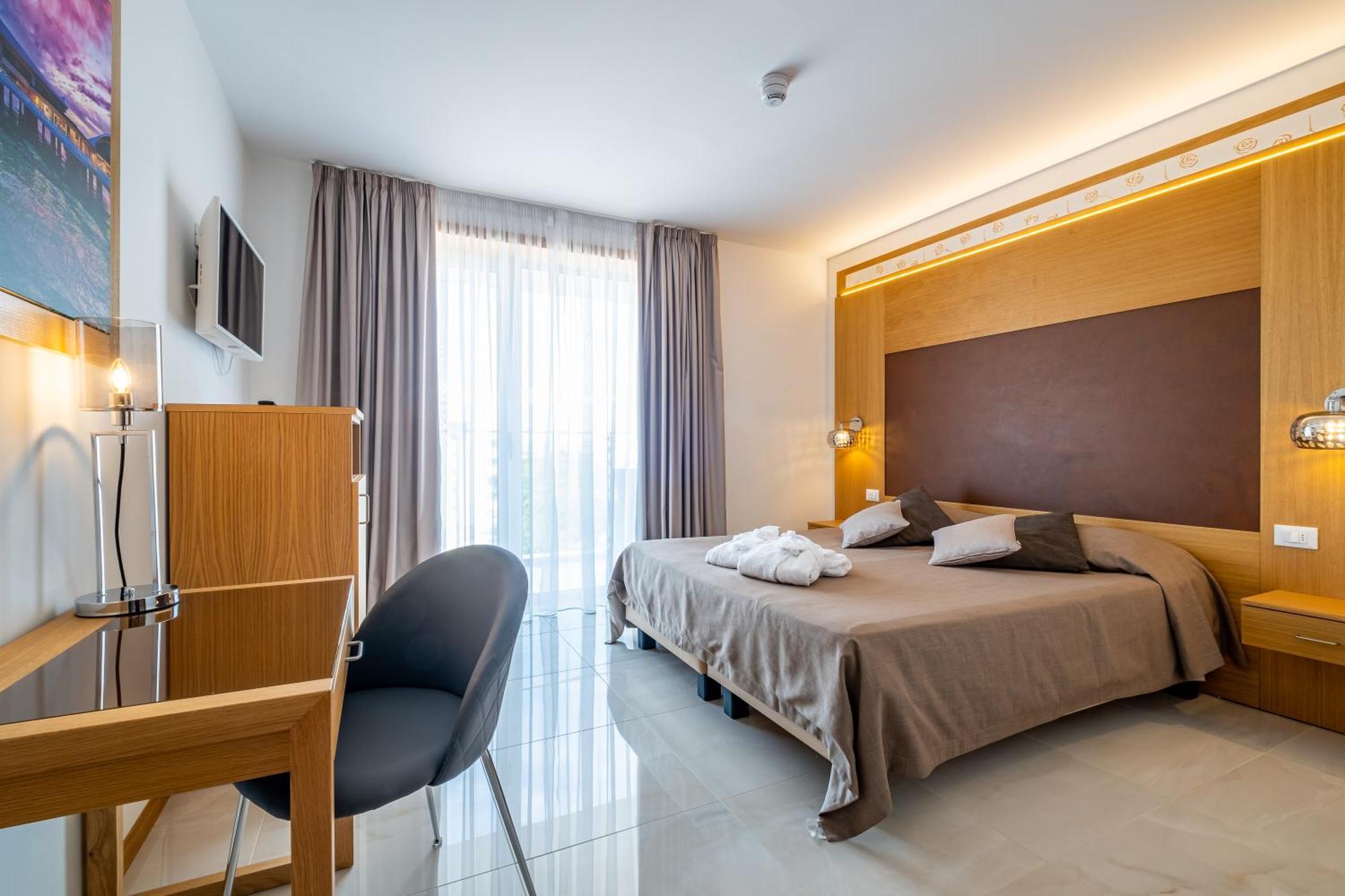 Hotel Mare Lignano Sabbiadoro Bagian luar foto