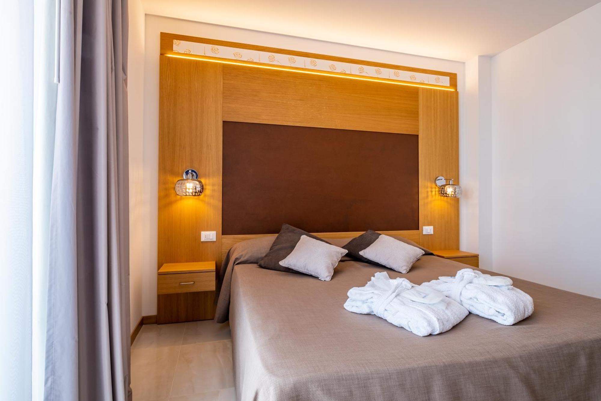 Hotel Mare Lignano Sabbiadoro Bagian luar foto